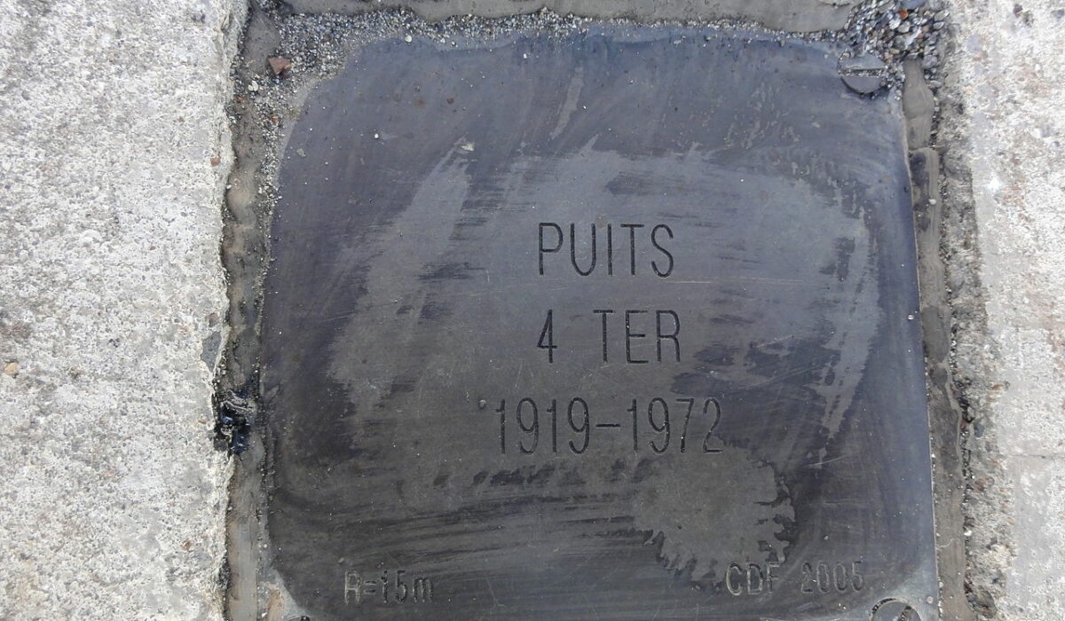 1280px-Bruay-la-Buissière_-_Fosse_n°_4_-_4_bis_-_4_ter_des_mines_de_Bruay,_puits_n°_4_ter_(A)