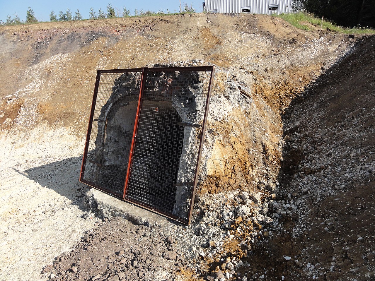 Bruay-la-Buissière_-_Fosse_n°_4_-_4_bis_-_4_ter_des_mines_de_Bruay_(27)
